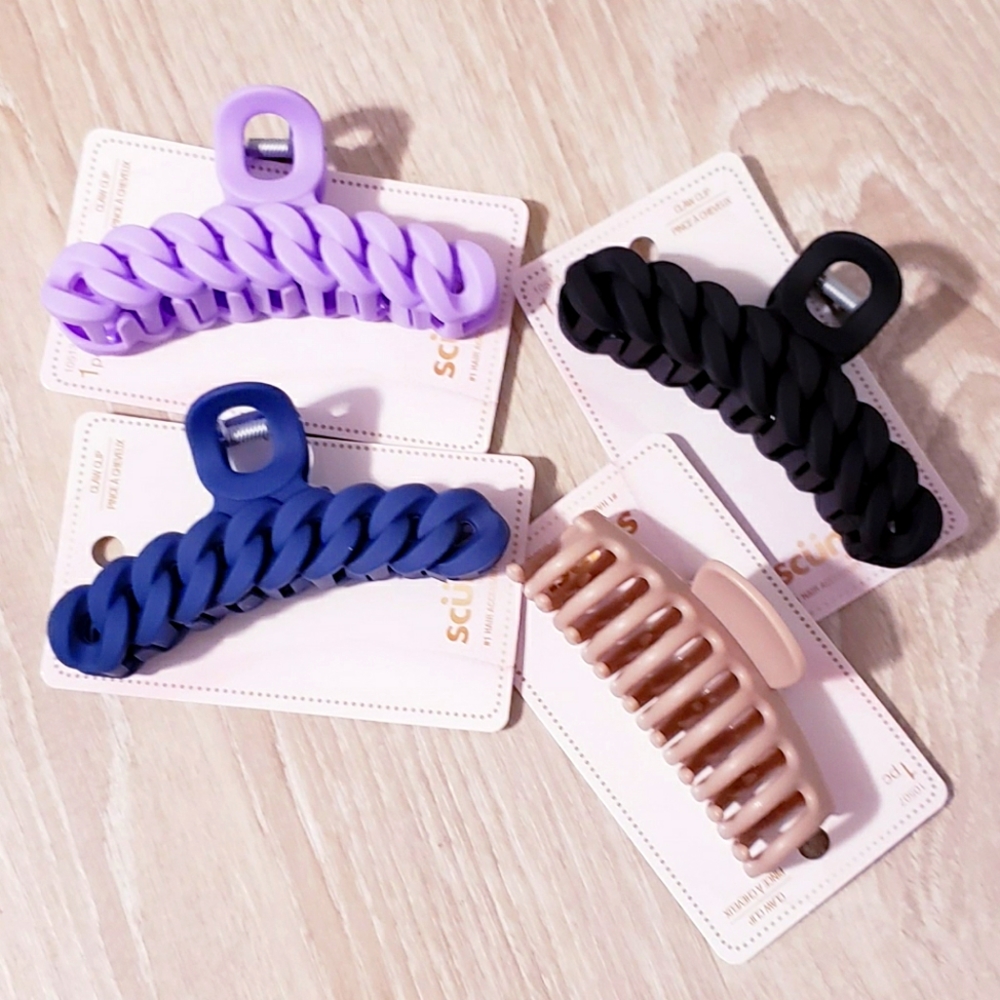 Hair clips (set of 4)